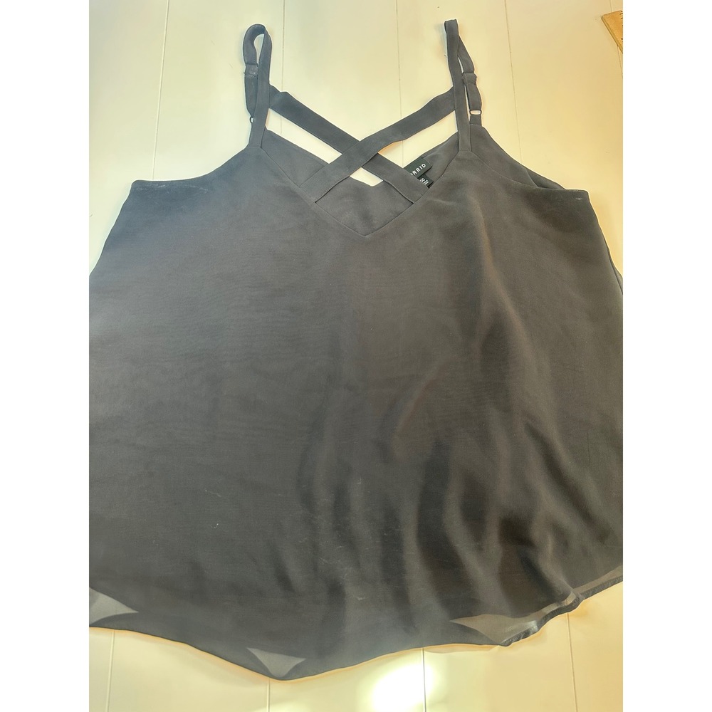 Torrid Cami Tank Top Womens 00 Black Strappy V-Neck Flowy Goth Dark Academic